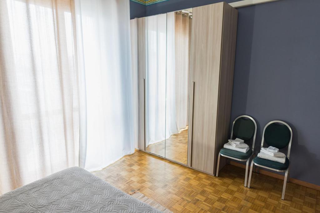 Elegant Apartment In Bergamo Center Buitenkant foto
